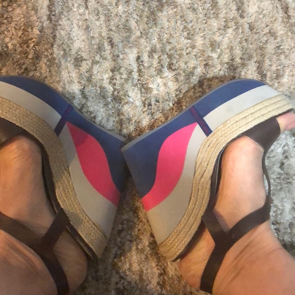 Shoes - Picture 2 of 4